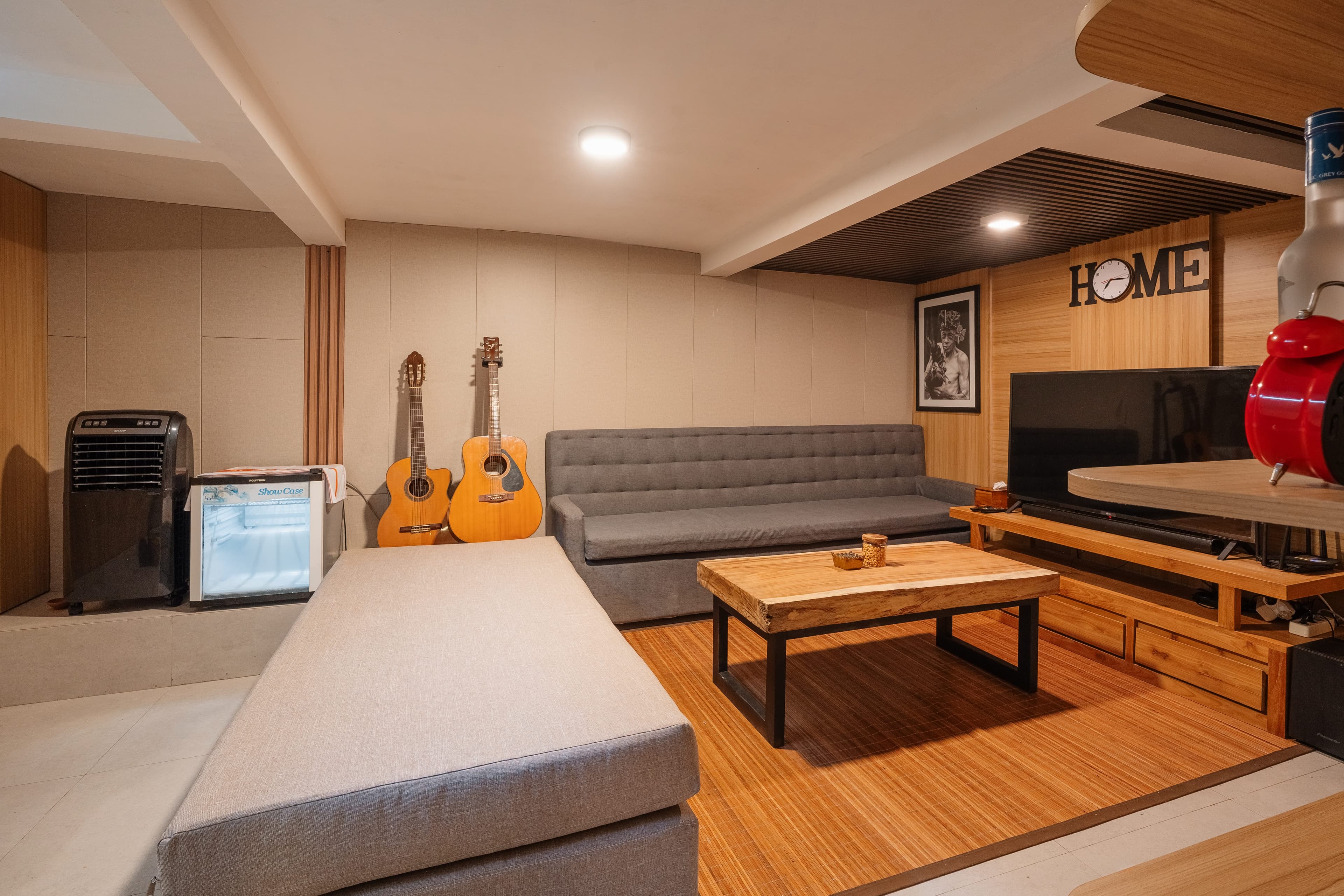 Entertainment and Guest Suite